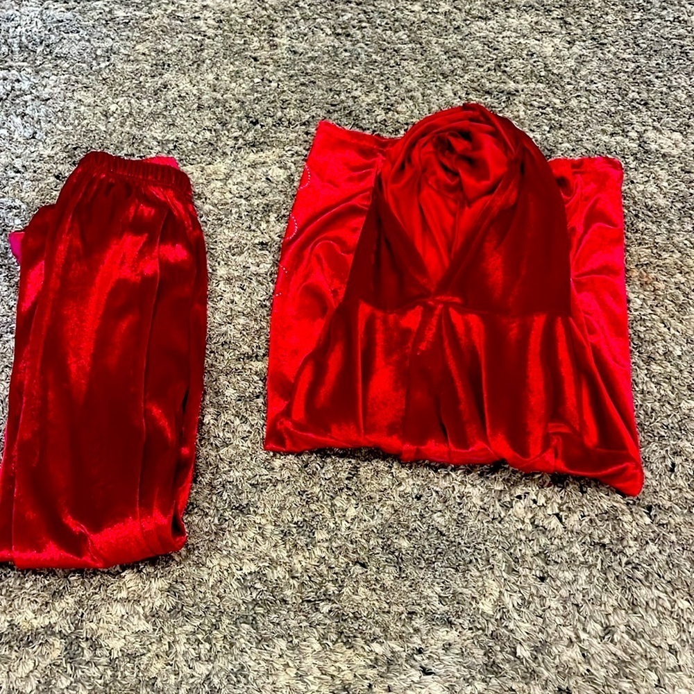 Red sweat-set!
